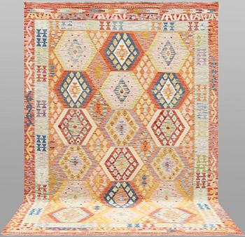 A Kilim carpet, approx. 299 x 205 cm.