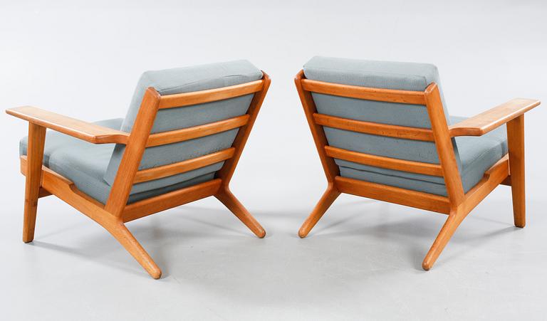 A pair of chairs, model GE 290, designed by Hans J. Wegner 1953, made in the second half of the 20th century.