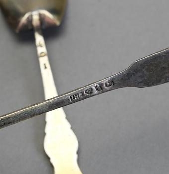 SKEDAR, saltskyfflar, silver, 6 st. vikt 4,9 gram, bl a 1852.