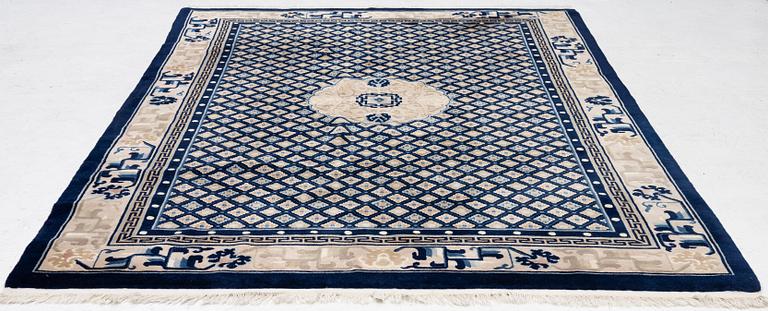 Carpet China, approx. 290 x 190 cm.