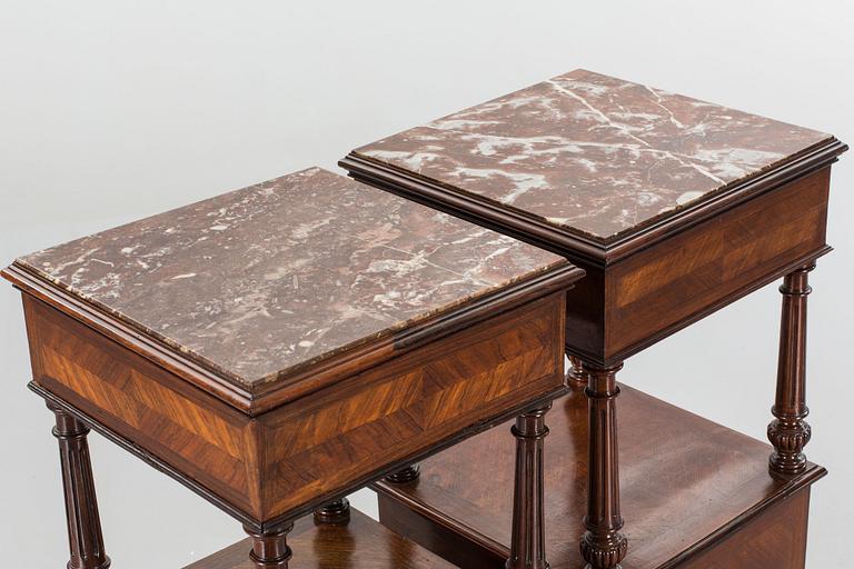 A COUPLE OF XVI-STYLE NIGHTSTANDS LOUIS 20TH CENTURY.