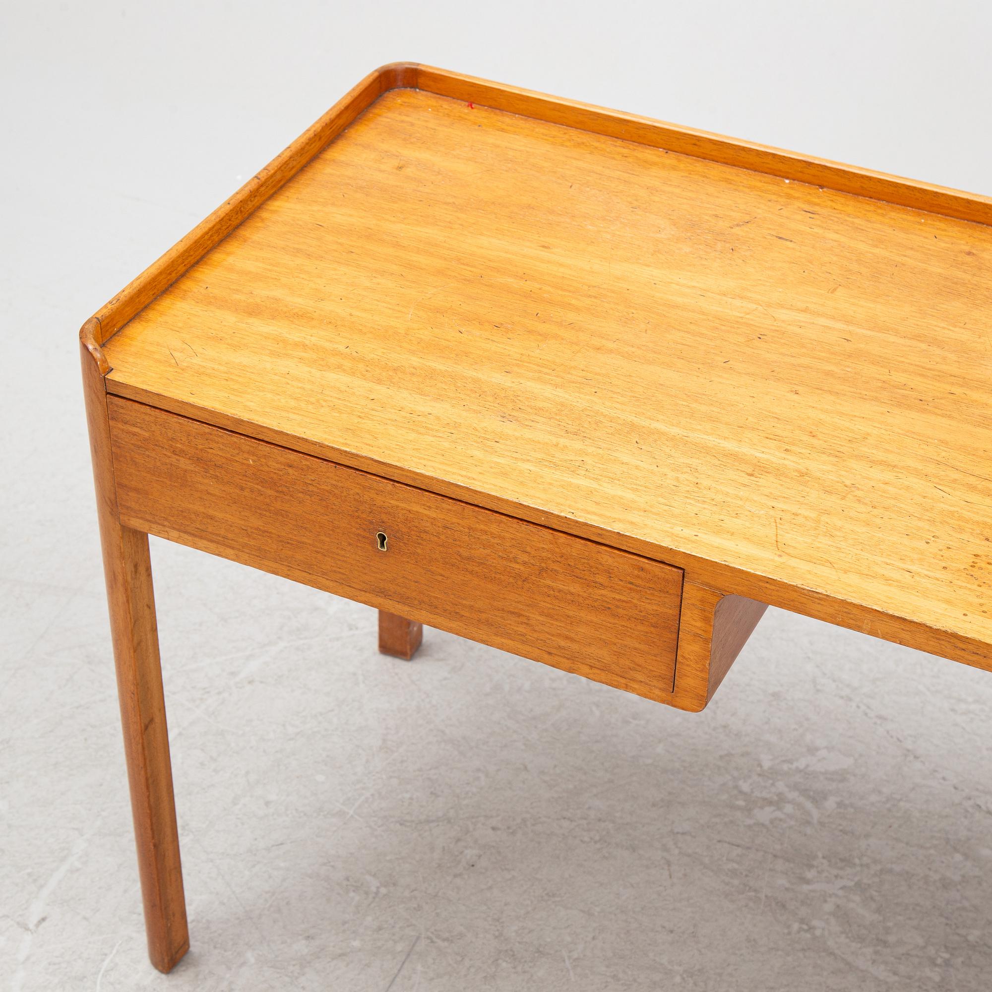 Josef Frank, a dressing table model 650, Svenskt Tenn, mid-20th century.