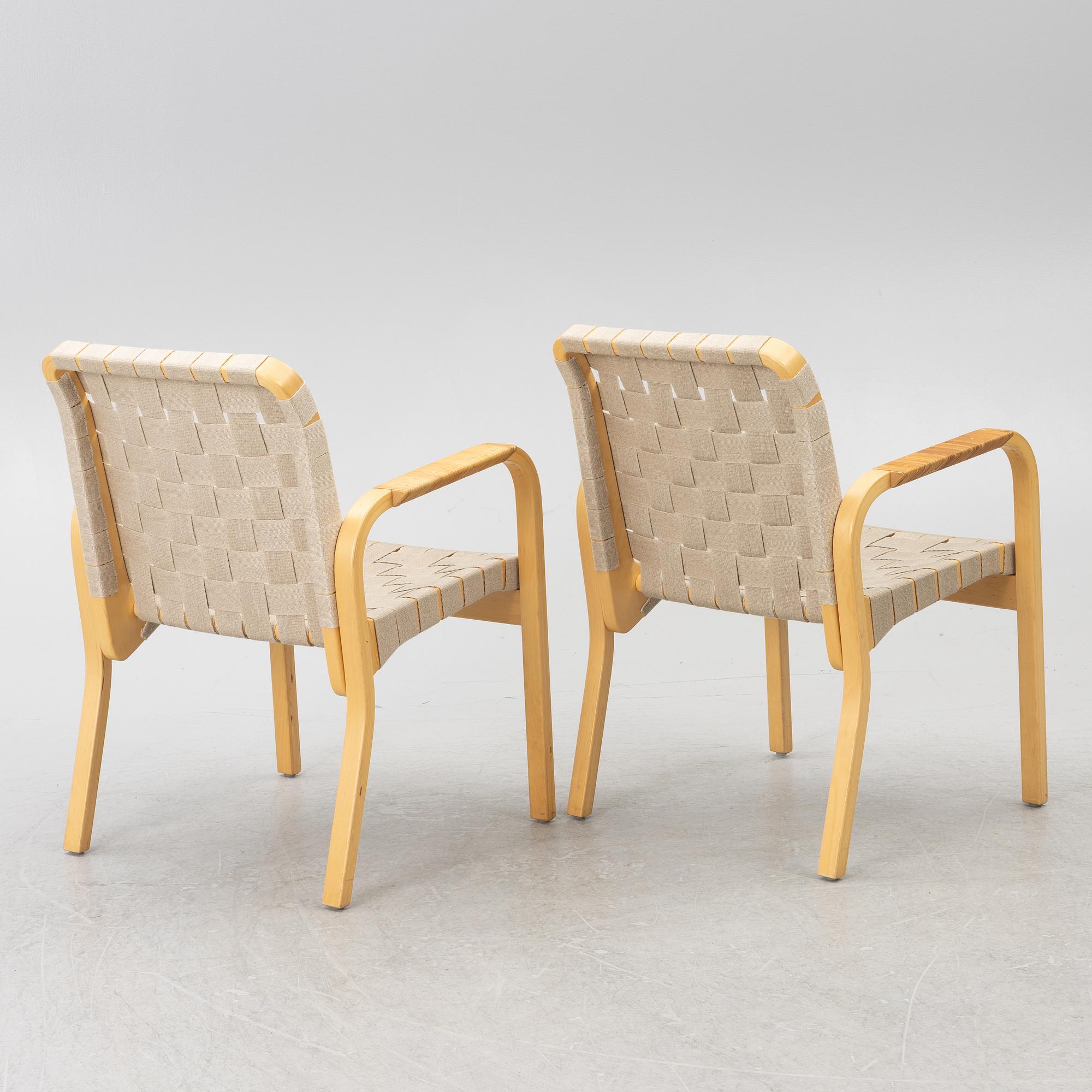 Alvar Aalto, Karmstolar, ett par, modell 45, Artek, Finland.