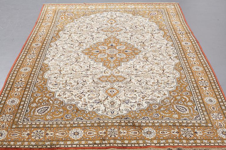 MATTO, semi-antique silk Qum, ca 269,5 x 179,5-182 cm  (as well as 1 and 2 cm flat weave at the ends).