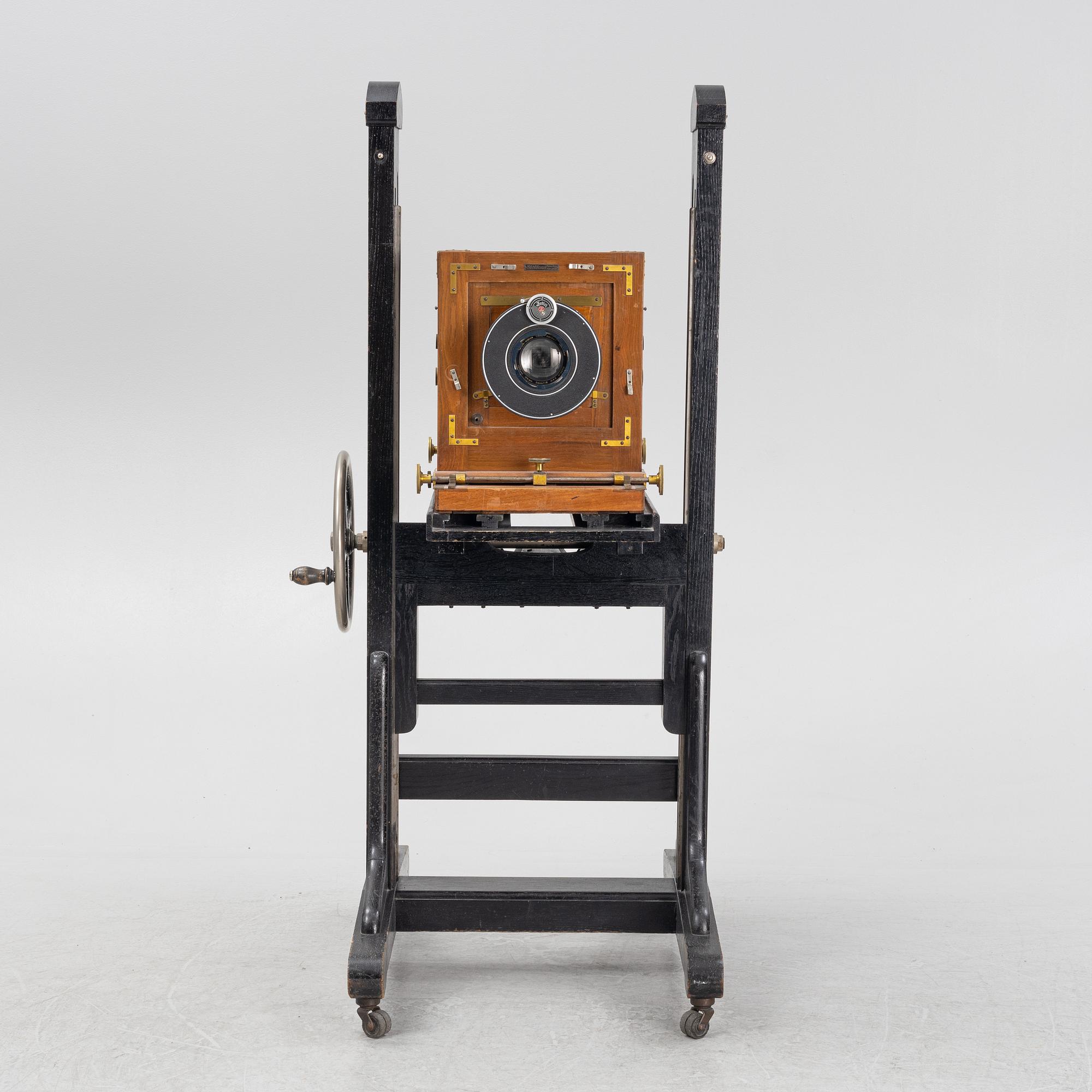 Large format camera, Stölten & Simmonsen Photographic Magazine Malmö, around 1900.