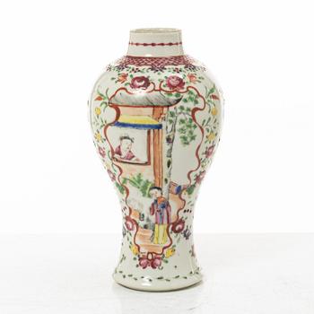 Fat samt vas, porslin. Qingdynastin, 1700/1800-tal.