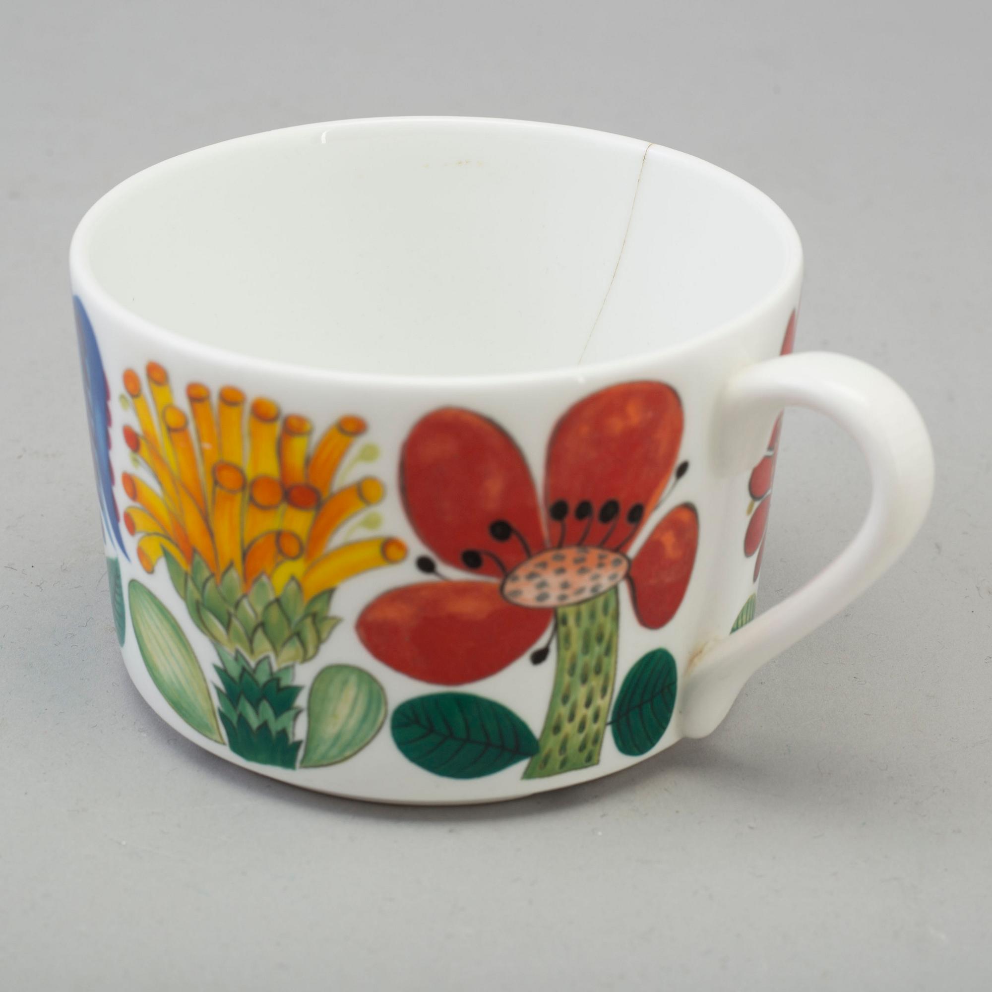 STIG LINDBERG, six 'Tahiti' bone china tea cups and saucers from Gustavsberg, 1970's.