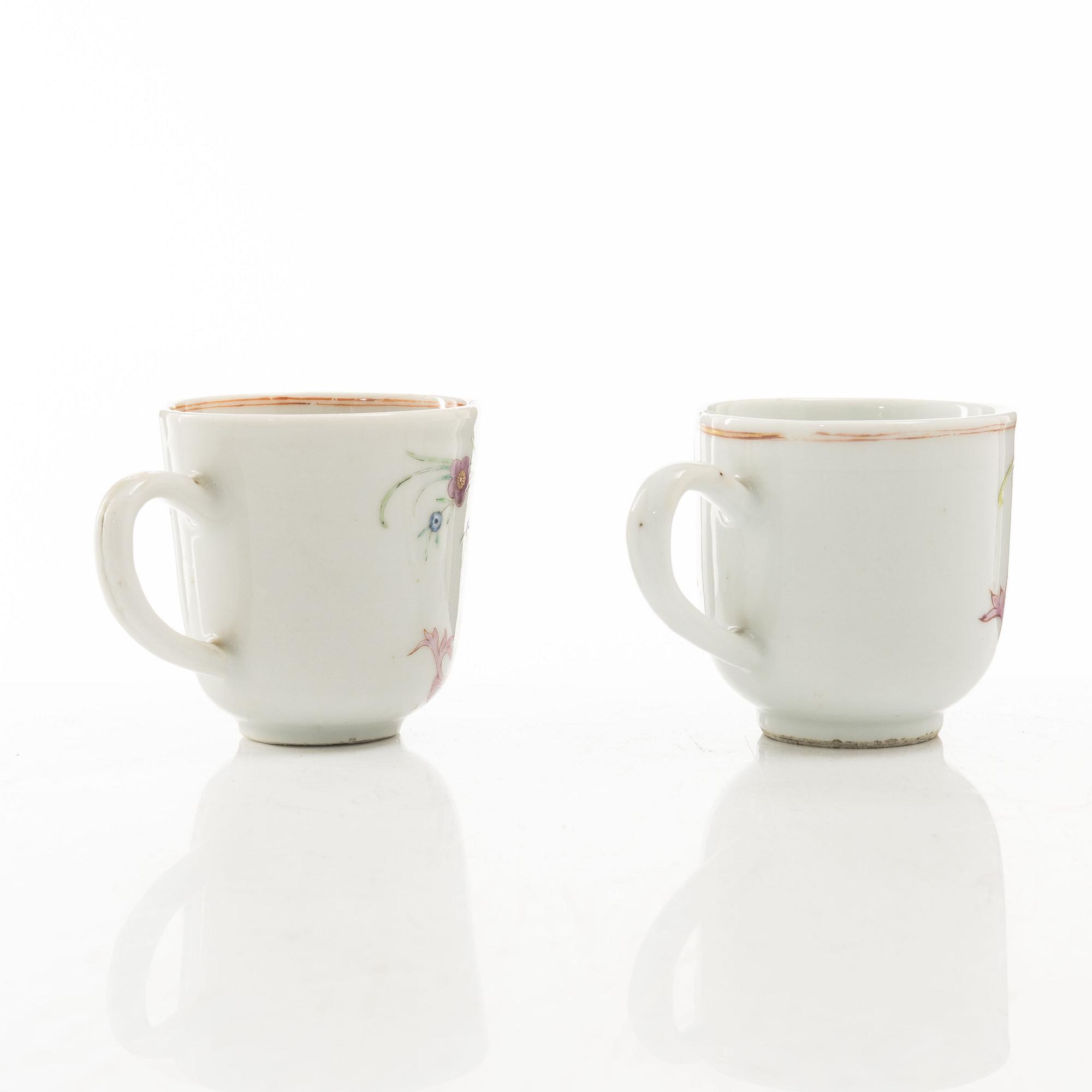 Tallrik och två koppar, porslin, Kina, Qingdynastin, Qianlong (1736-95).