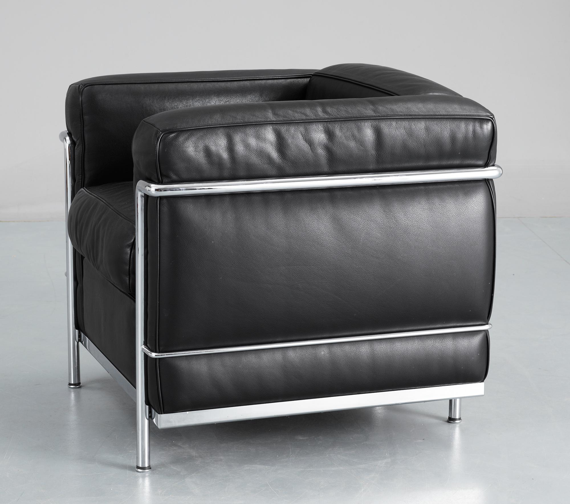 LE CORBUSIER, fåtöljer, ett par, "LC 2", Cassina, Italien.