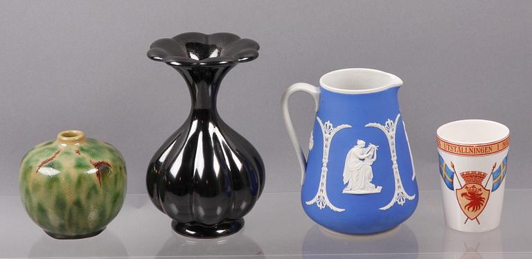 PORSLIN, 4 delar, bl.a. mugg märkt med baltiska utställning i Malmö, 1914.