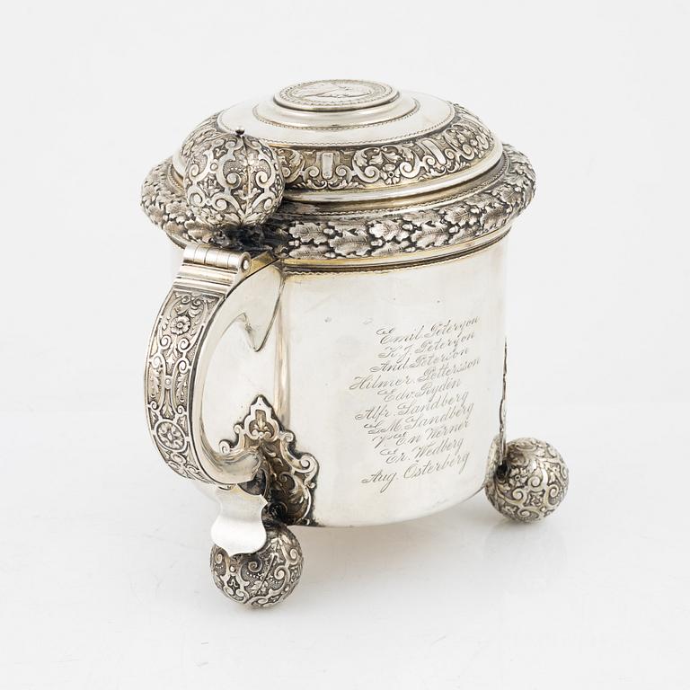 Dryckeskanna, silver, barockstil, GAB, Stockholm, 1909.