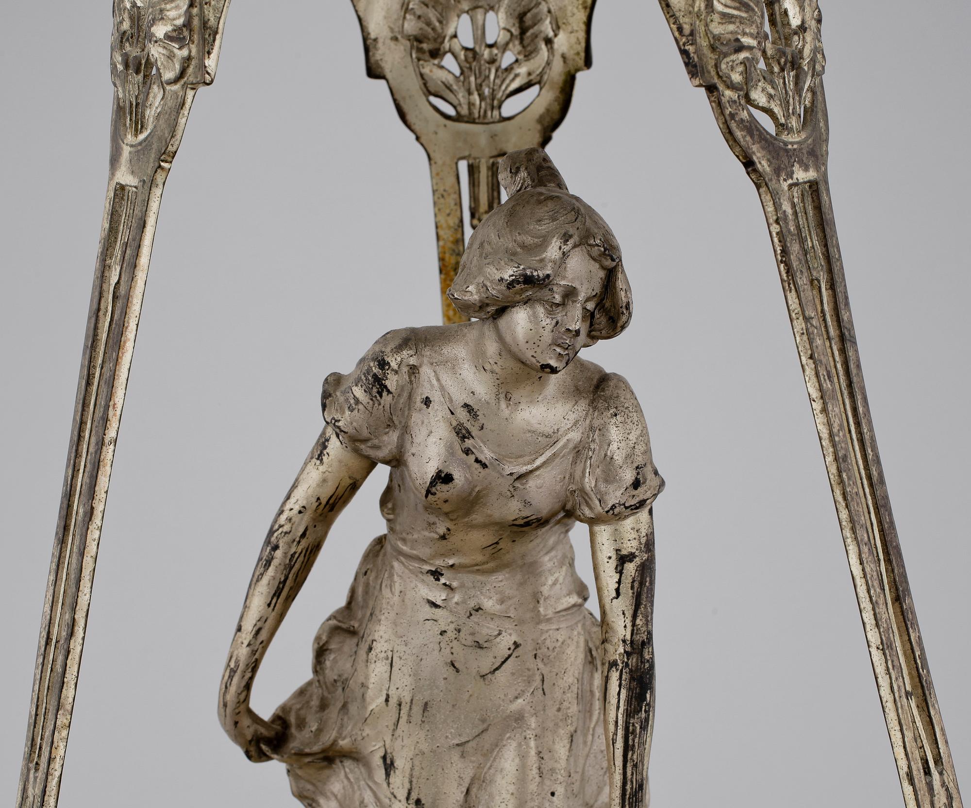 UPPLÄGGNINGSFAT, vitmetall, jugend, 1900-talets första hälft.