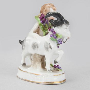 FIGURINER, 2 st, porslin, Mellaneuropa, troligen ca 1900.