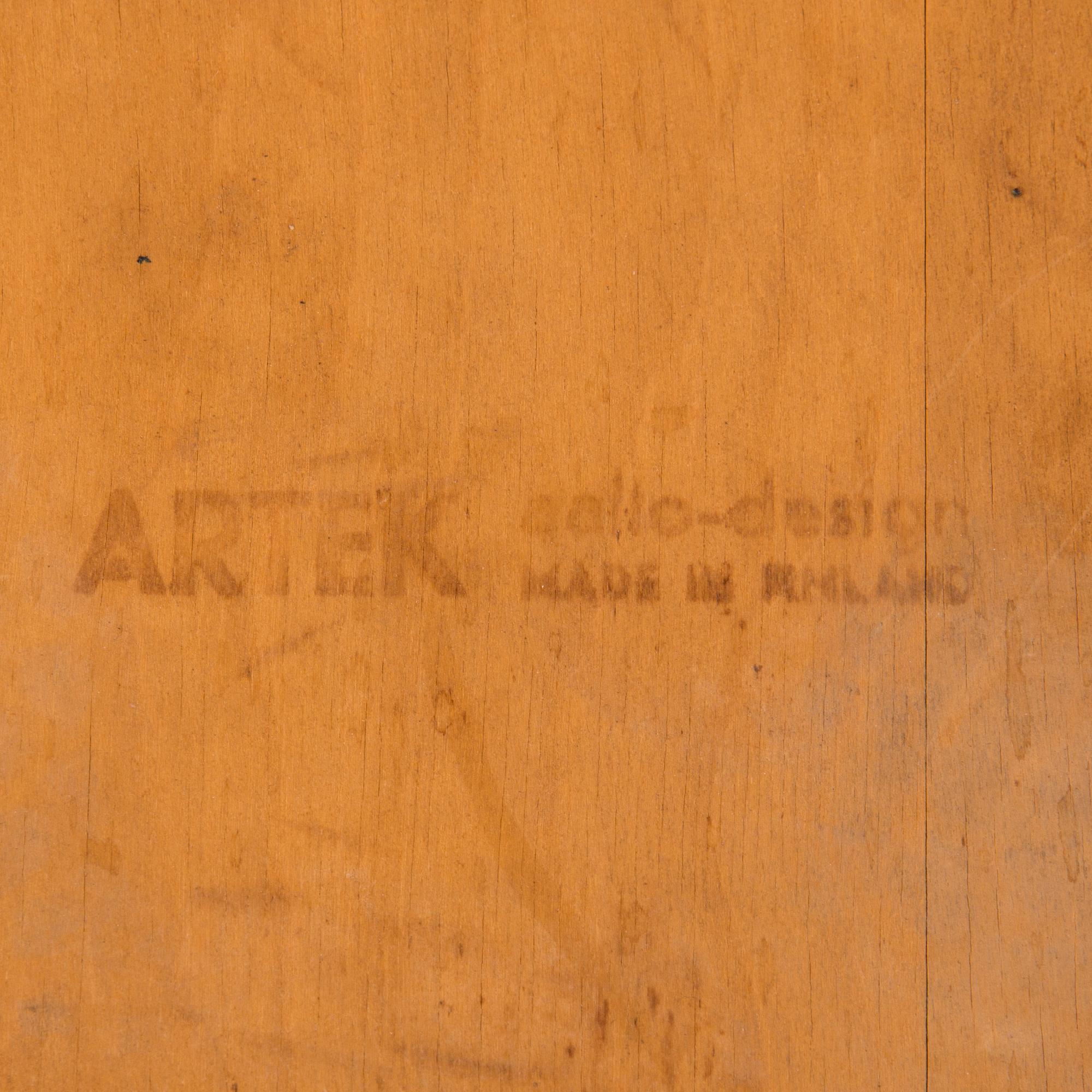 Alvar Aalto, stolar, 3 st, modell 62 för O.Y. Huonekalu- ja Rakennustyötehdas A.B. 1900-talets mitt.