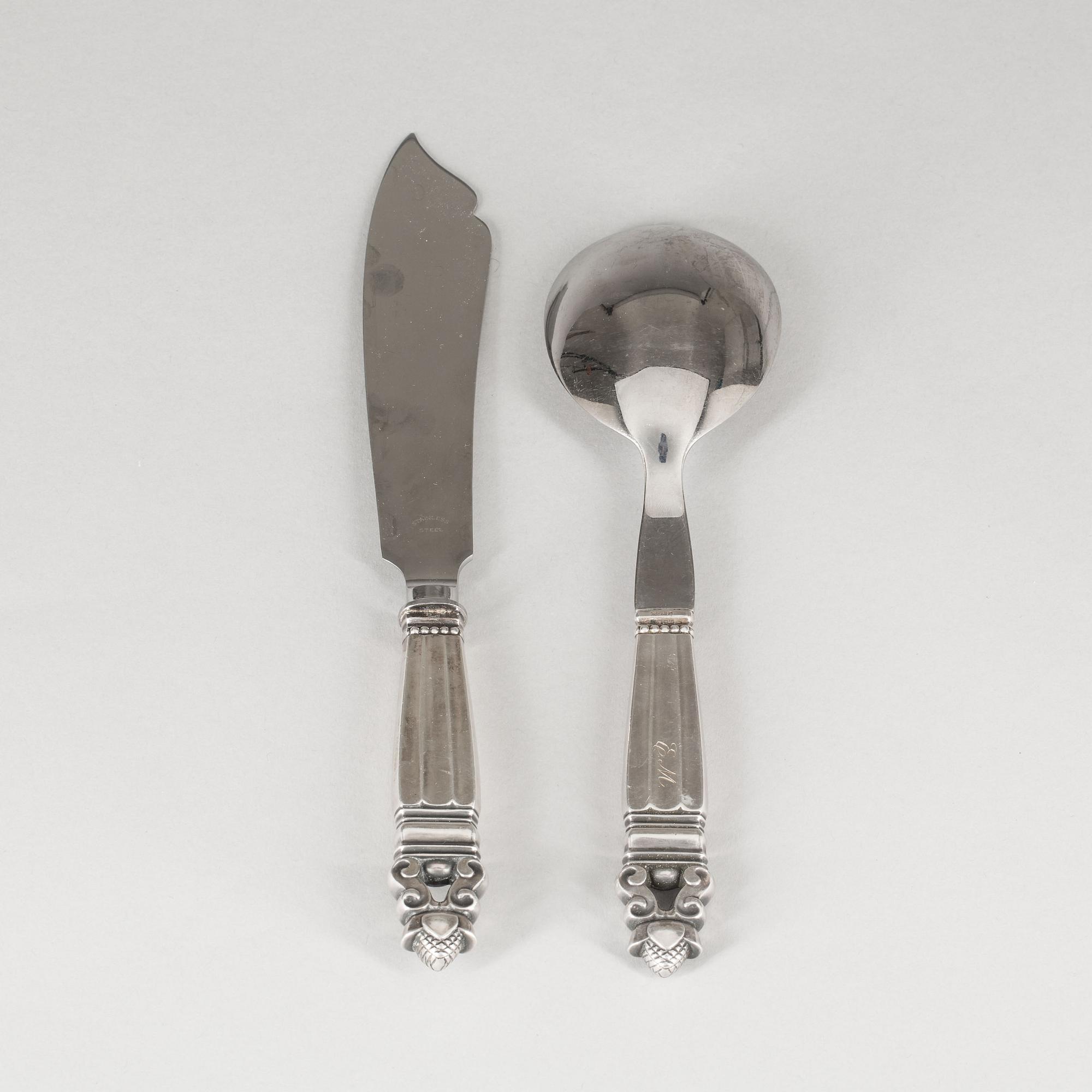 TÅRTKNIV samt SERVERINGSSKED, silver Georg Jensen, "Konge". Vikt tot. ca 220 gram.