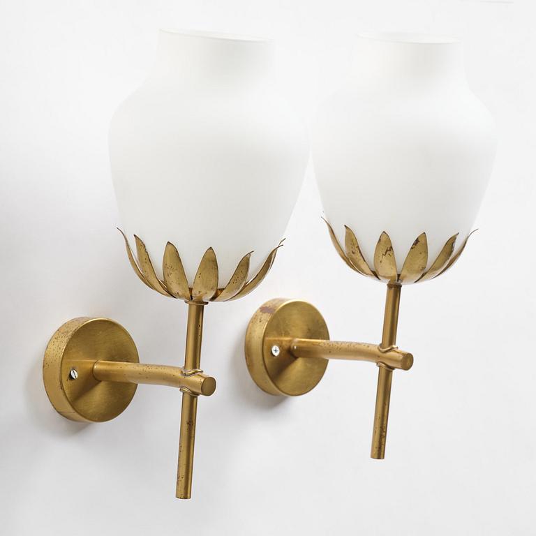 Hans Bergström, a rare pair of wall lamps model "377A", ateljé Lyktan, Åhus, 1940s-50s.