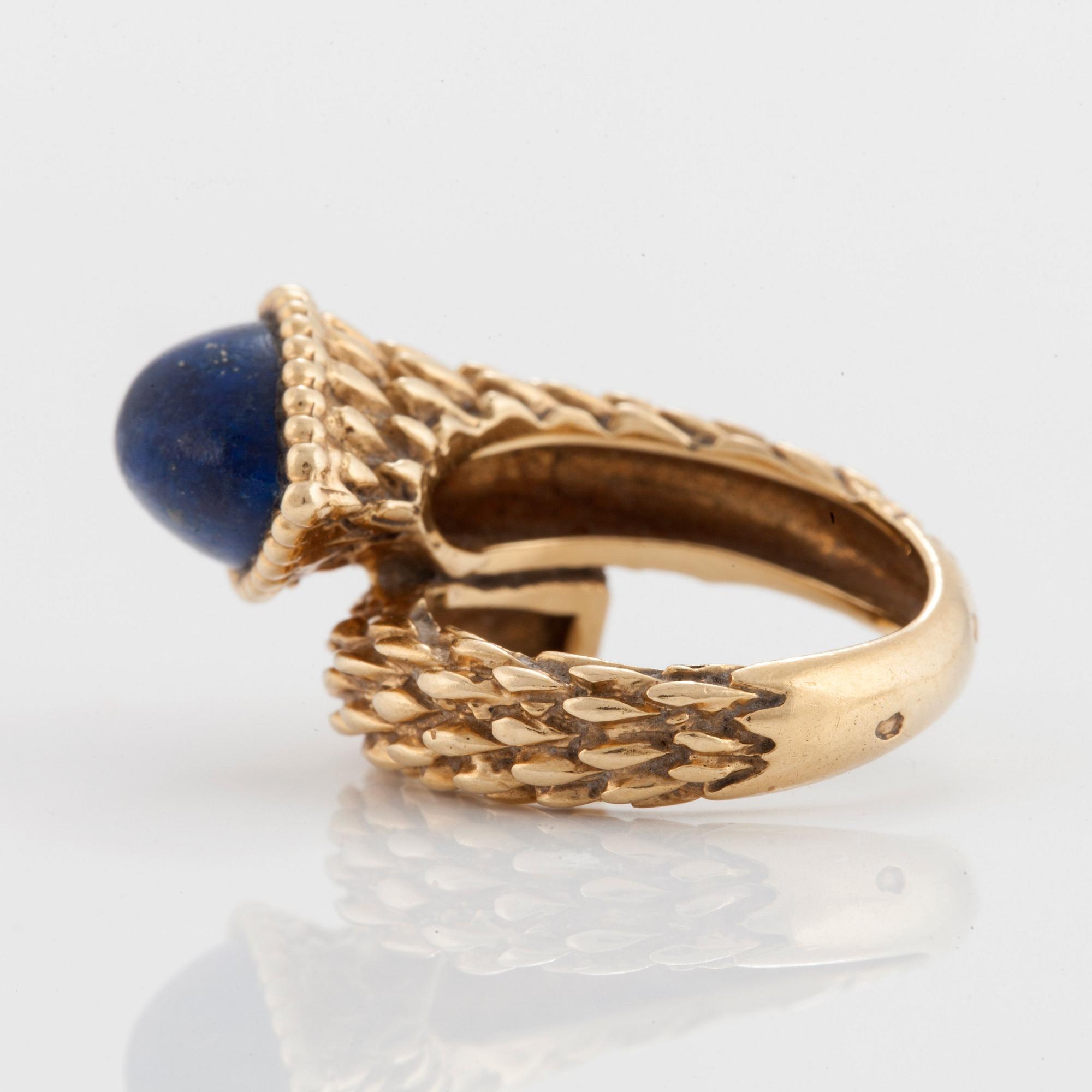 BOUCHERON.