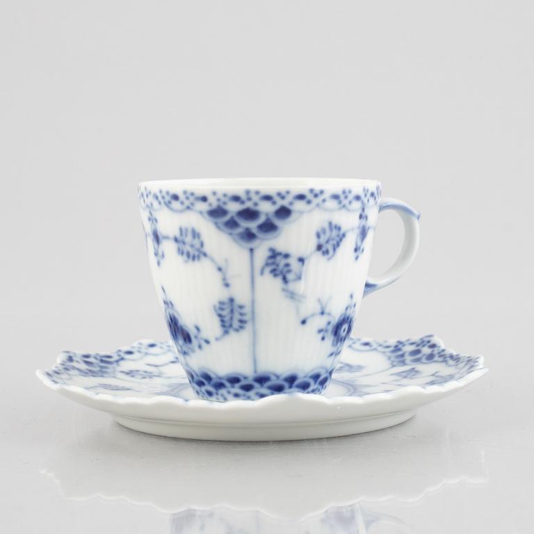 13 half lace "Musselmalet" porcelain coffee cups with saucers, Royal Copenhagen, Denmark.