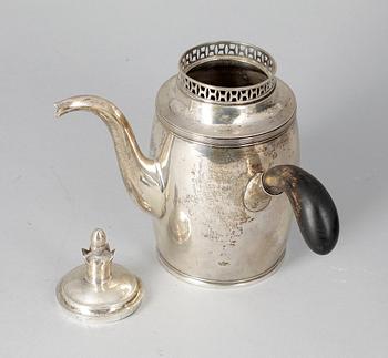 KAFFEKANNA, silver, Johan Fredric Björnstredt, Stockholm, 1814. Vikt ca 854 g.