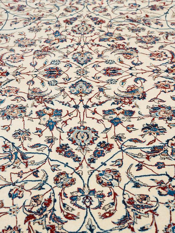 A RUG, semi-antique Nain Tuteshk, ca 292,5 x 178,5 cm.