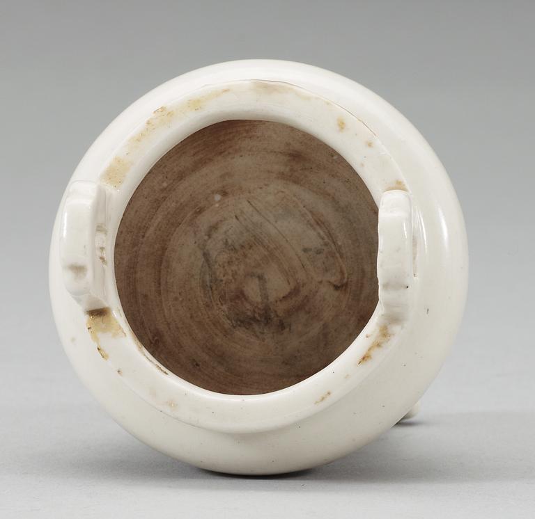 A blanc de chine miniature tripod censer, Qing dynasty, Kangxi (1662-1722).