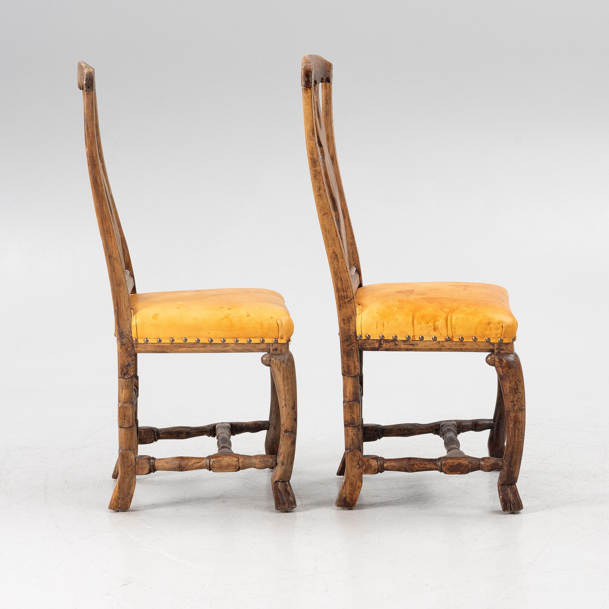 Stolar, ett par, senbarock. 1700-tal.