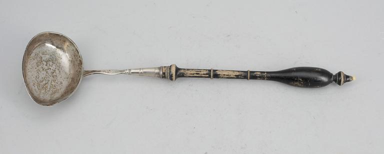 SOPPSLEV, silver, otydliga mästarstämplar, 1800-tal. Vikt ca 70 cm.