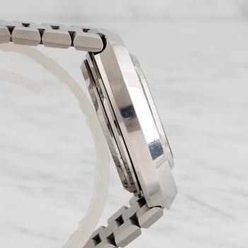 JAEGER-LECOULTRE, Master-Quartz, wristwatch, 41.5 x 43 (46) mm,