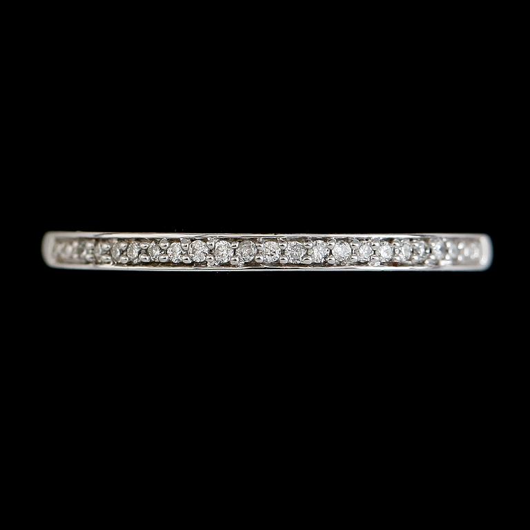 RINGAR, 2 st, 10K vitguld, diamanter tot ca 0.32 ct.