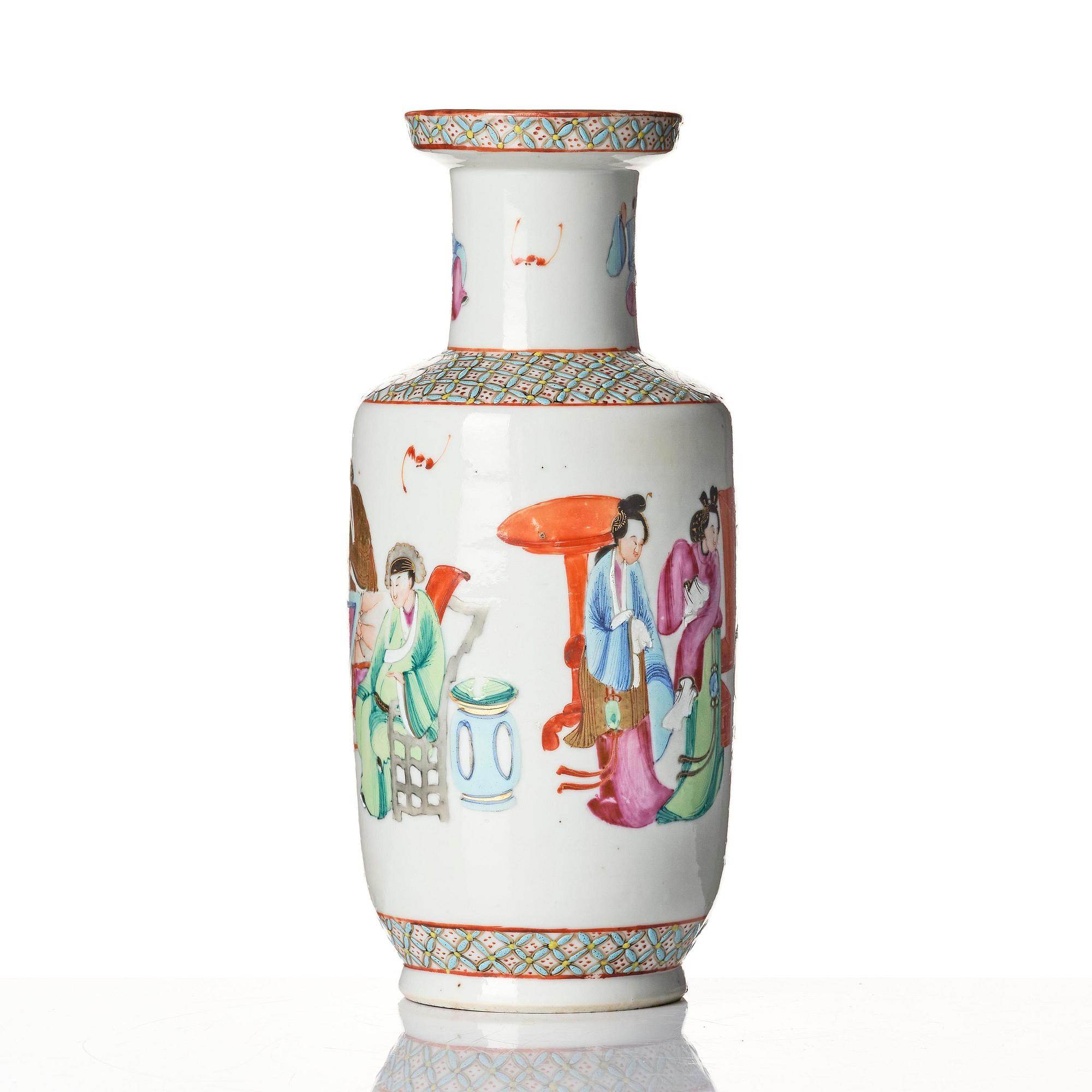 A famille rose roleau vase, Qing dynasty, 19th century.