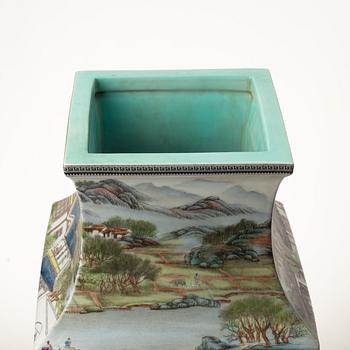 A large Chinese porcelain vase, modern.