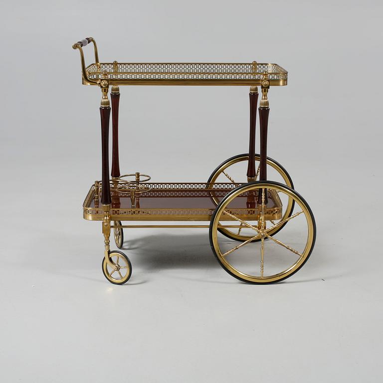 SERVERINGSVAGN, 1900-talets fjärde kvartal.