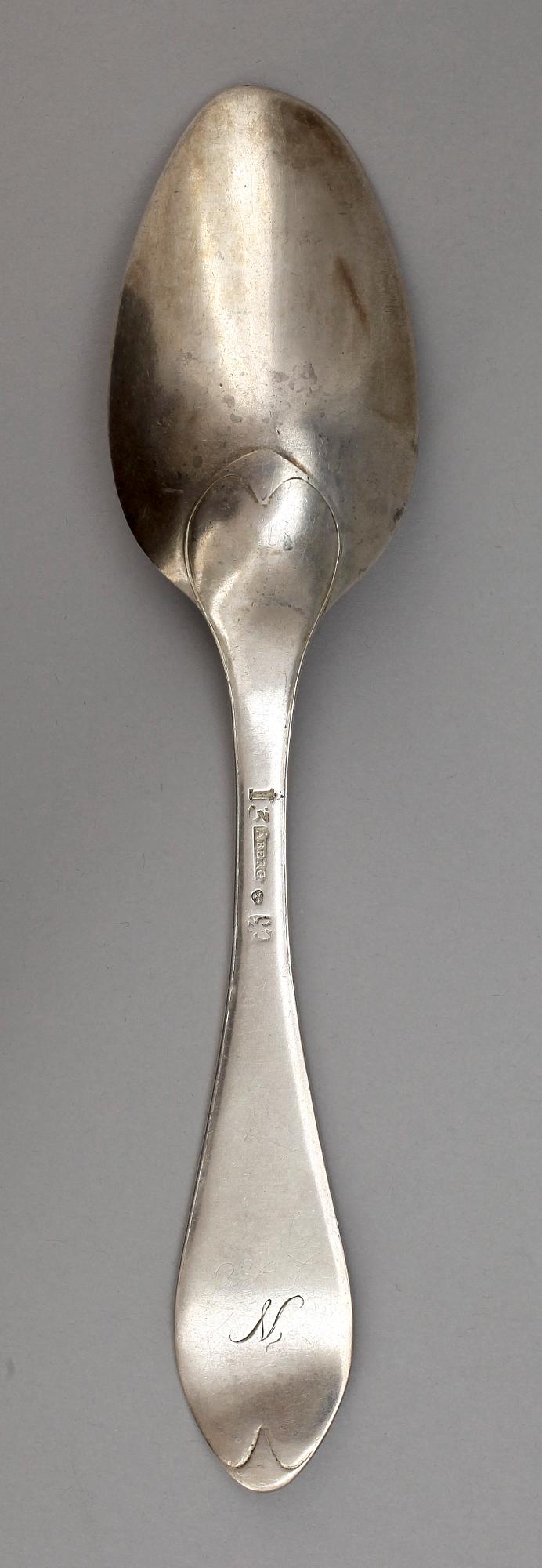 SKEDAR, silver, 7 st, Carl Petter Åberg, (1790-1831) Arboga, bl a dat 1815. Tot vikt ca 465 gram.