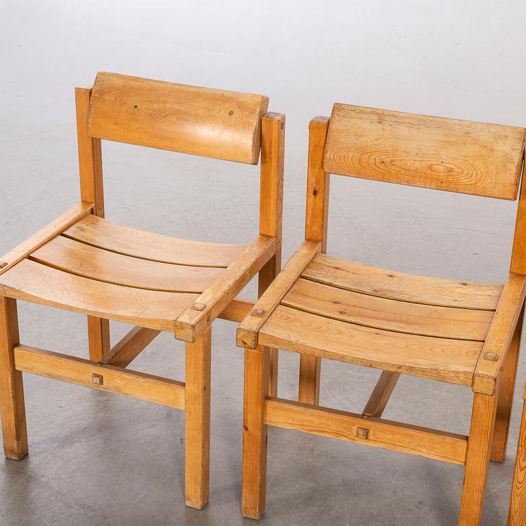 A set of four 1960:s pine chairs by Edvin Helseth for Trysil Sportstugefabrik.