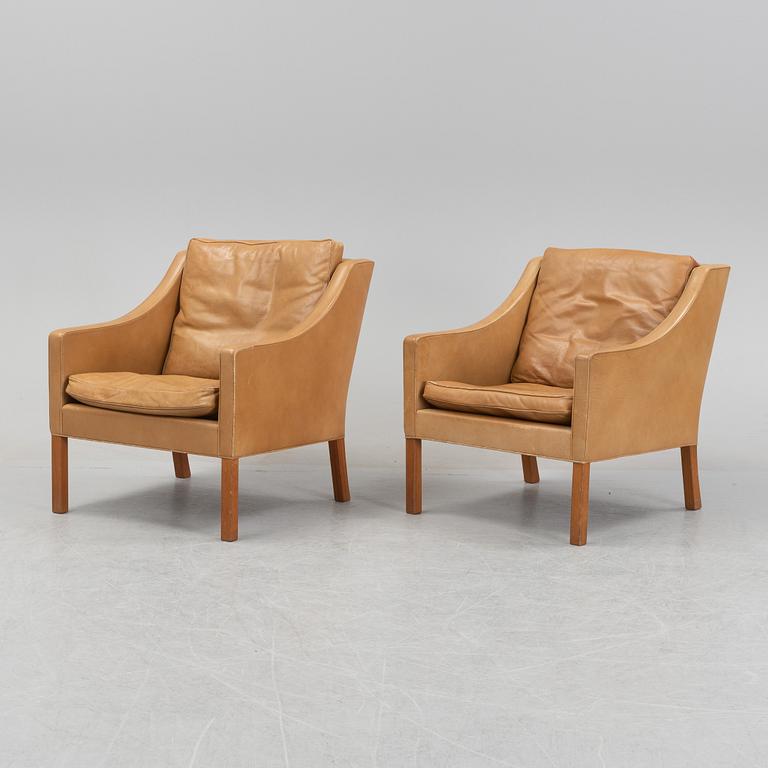 Børge Mogensen, a pair of 2207 easy chairs, Fredericia Stolefabrik, Denmark.