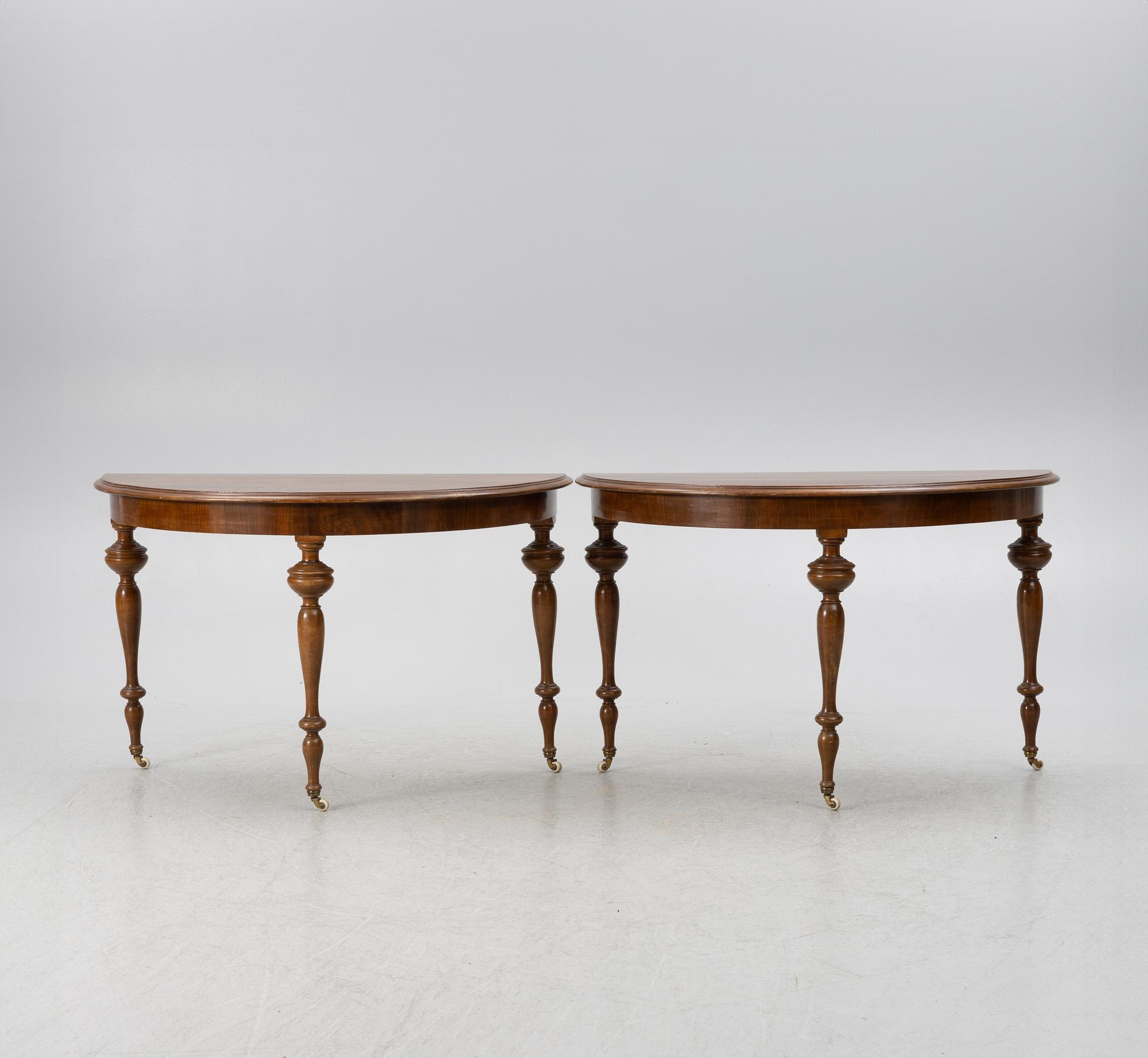 Dining table, late 19th century.