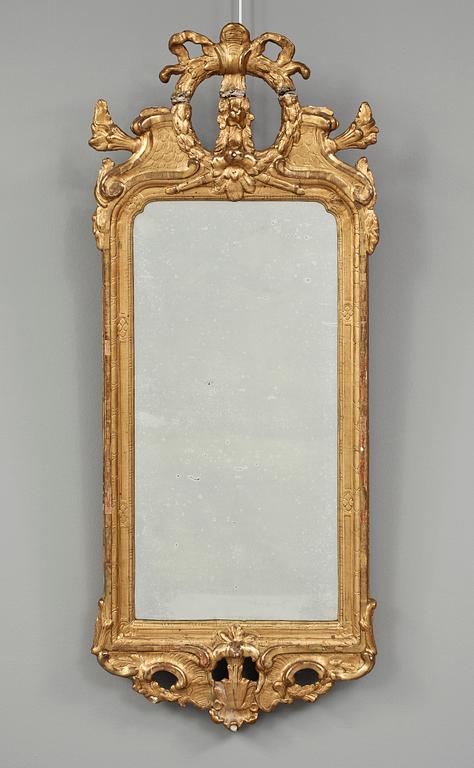 SPEGEL, gustaviansk, Johan Åkerblad (mästare i Stockholm 1756-1799). Hallstämplad Stockholm, otydl dat.