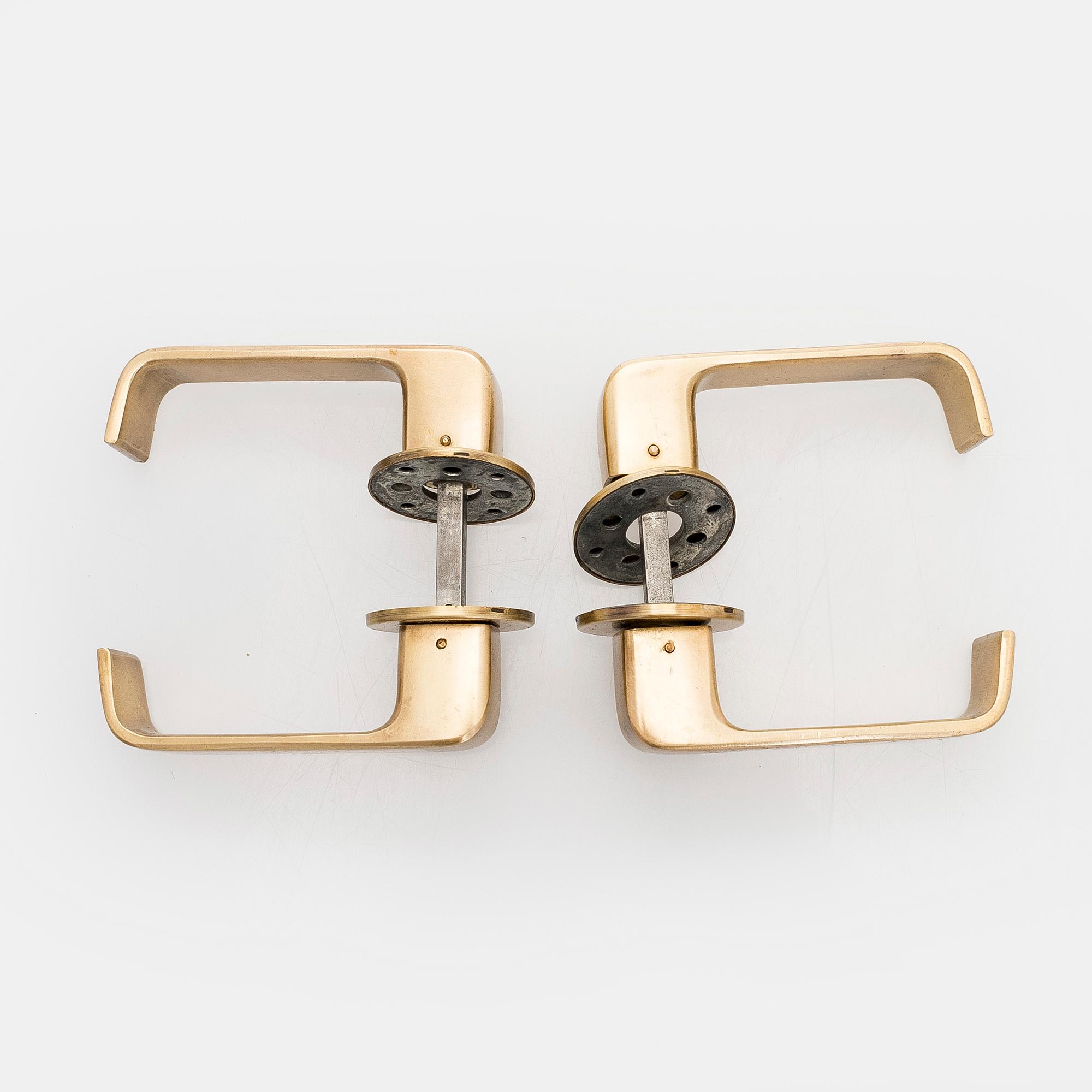 Timo Sarpaneva, dörrhandtag, 8 par, "Lasta" för Primo Oy. Formgiven 1964.