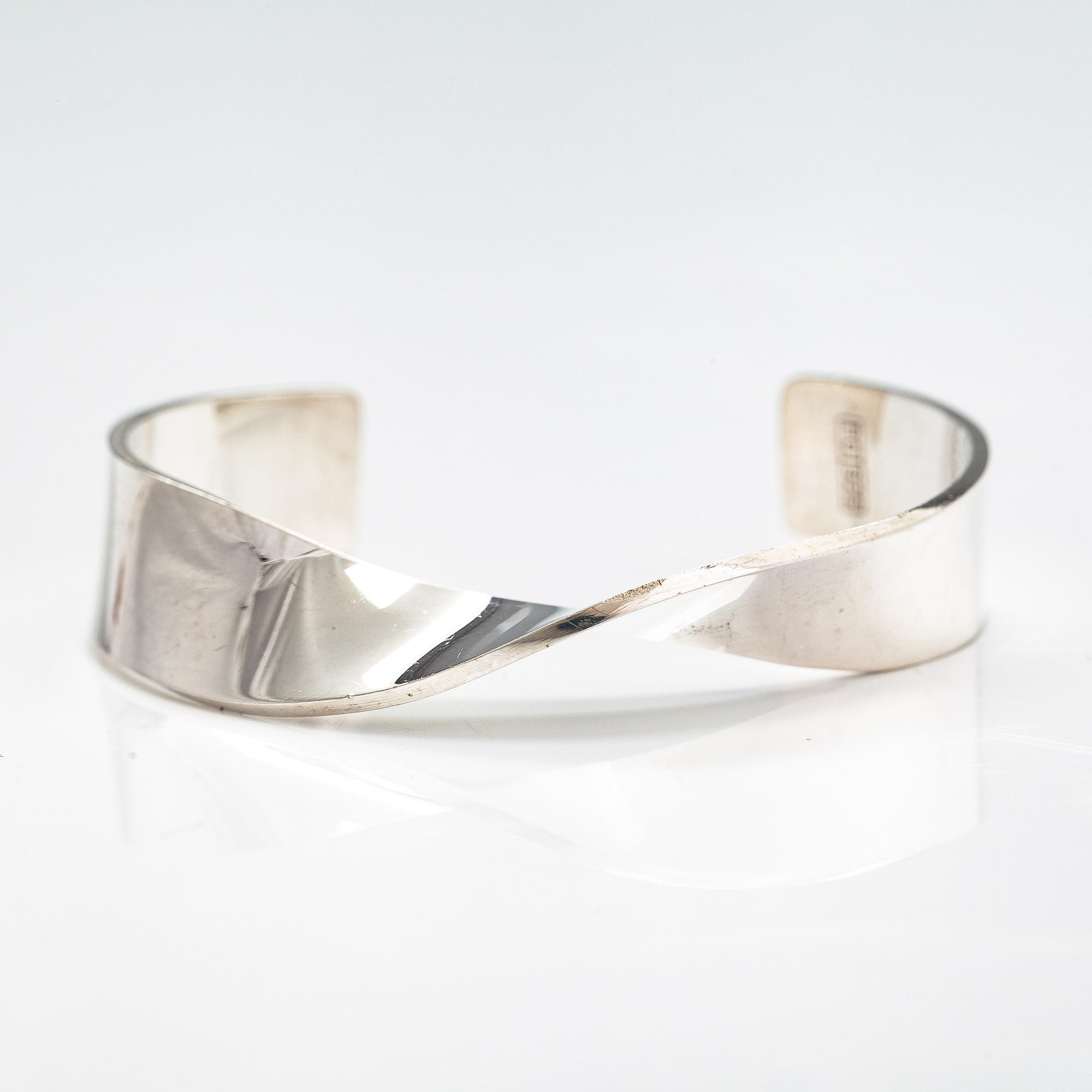 Pekka Piekäinen, Armband, sterlingsilver. Platinoro, Åbo.