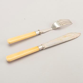 A set of 24 pcs epns English fish cutlery early 1900s.