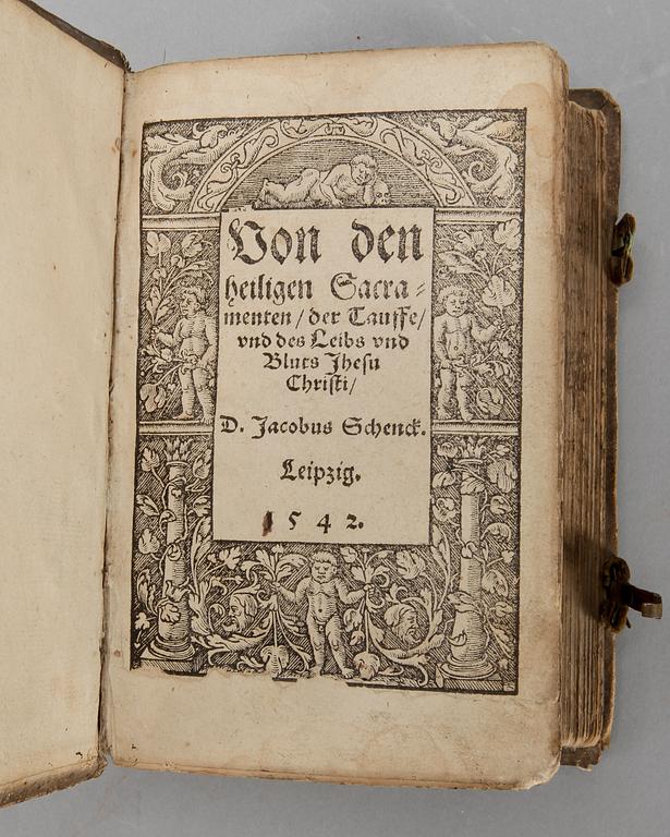 BÖCKER, 4 st sambundna i en vol, bla "Vermanung zum Sacrament.." av Martin Luther, Leipzig 1542.