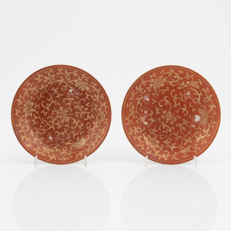 Fat, 2 st, porslin, sen Qingdynasti, Kina, omkring år 1900.