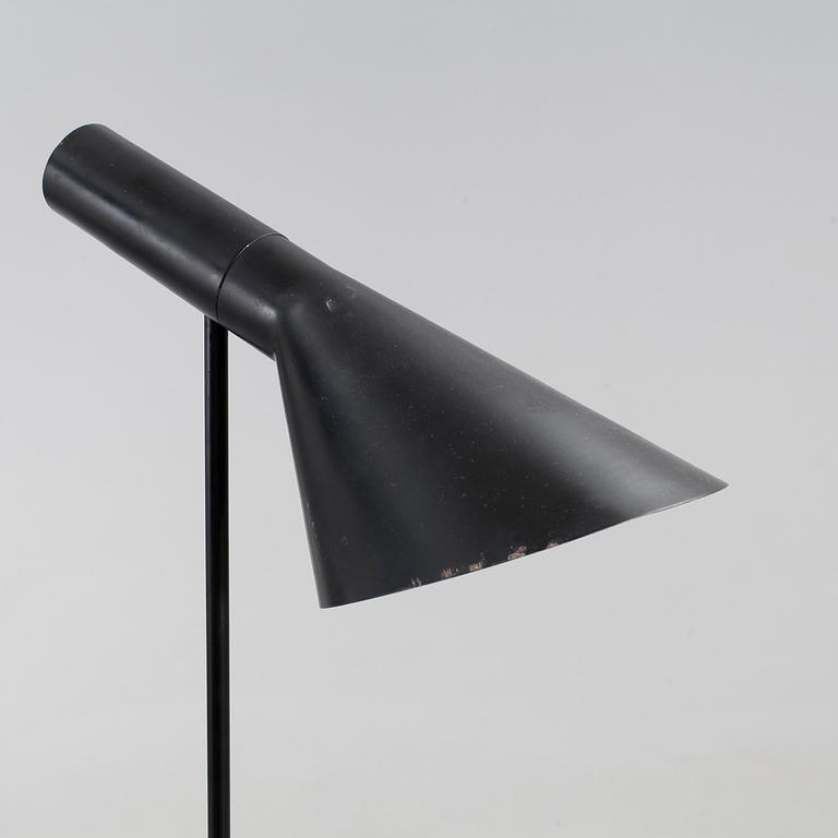 GOLVLAMPA. "AJ", Arne Jacobsen. Louis Poulsen.