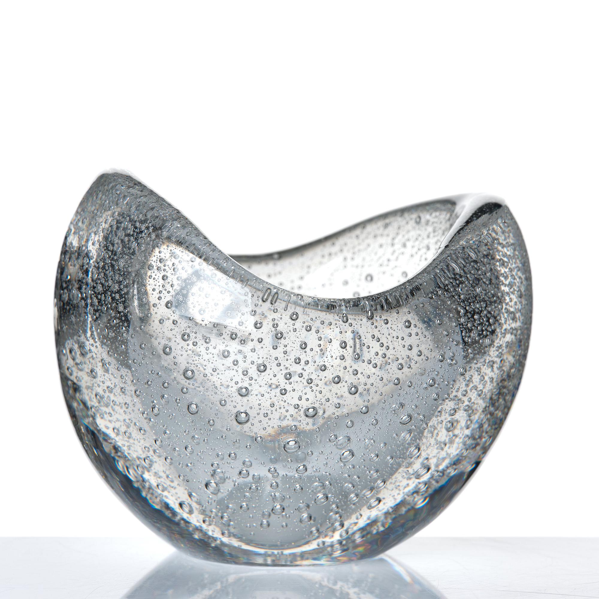 Timo Sarpaneva, "Hiidelhelmi" (Devil’s pearl), skål, Iittala, Finland 1956.