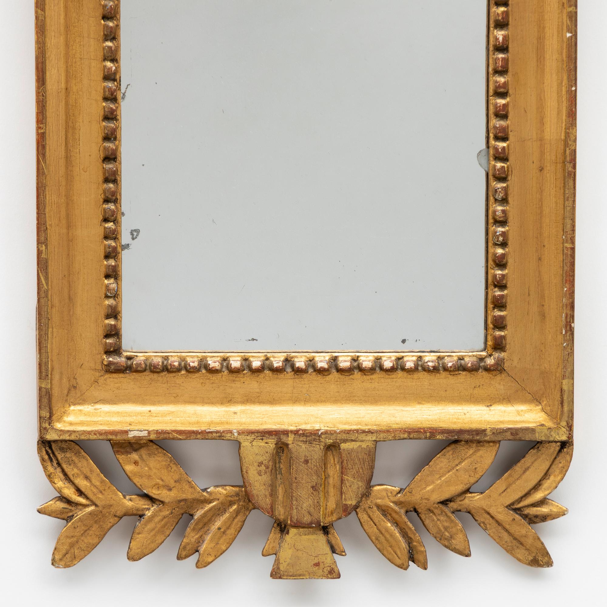 Spegel, sent 1700-tal. Gustaviansk.
