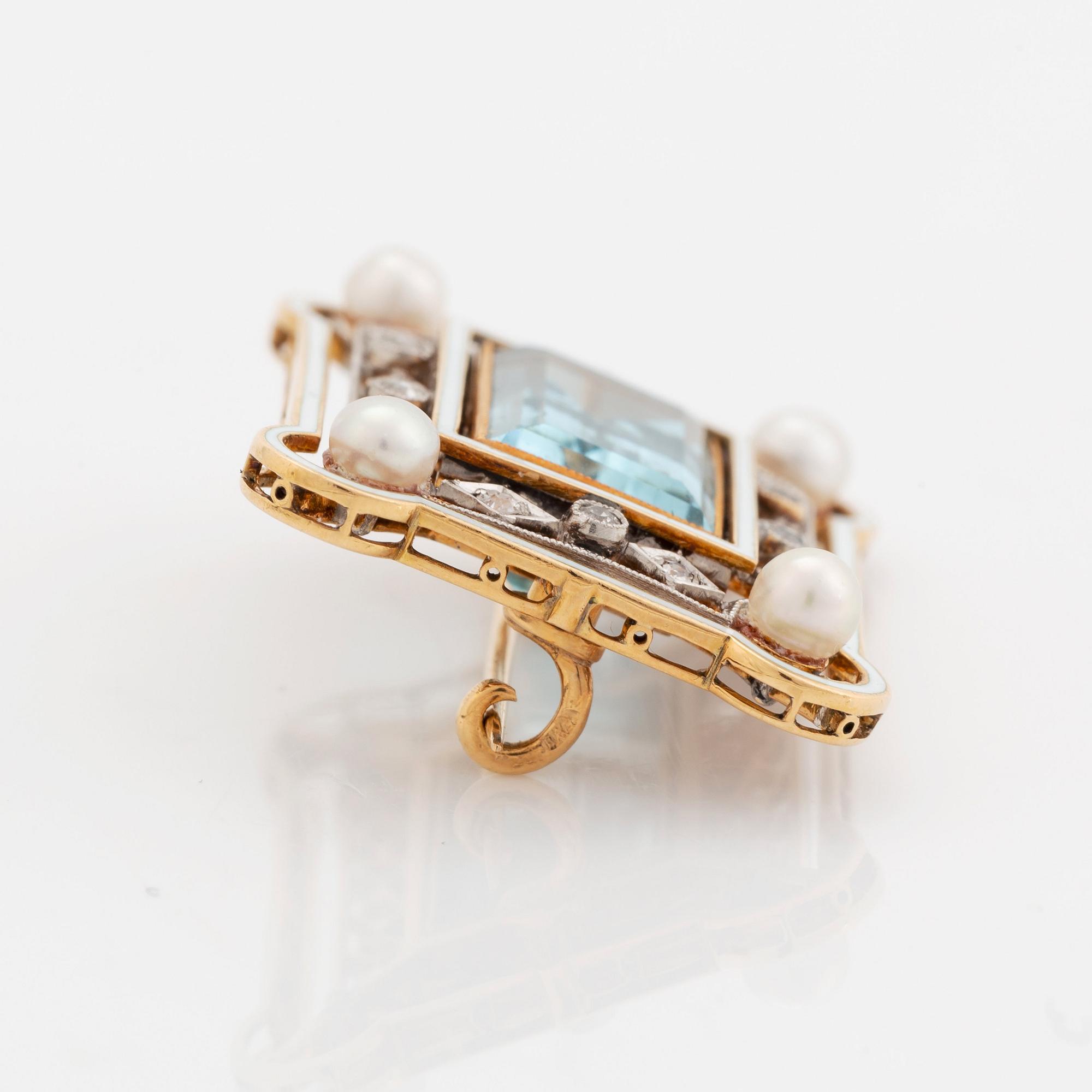An 18K gold and enamel brooch set with a faceted aquamarine, pearls and old-cut diamonds.