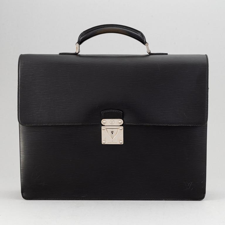 Louis Vuitton, a 'Neo Robusto' briefcase.