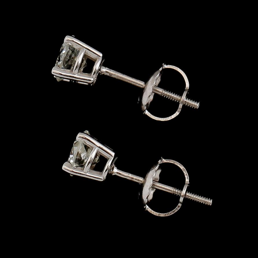 ÖRHÄNGEN, 1 par, 14 k vitguld, briljantslipade diamanter tot ca 0.63 ct.