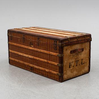 LOUIS VUITTON, a French travel trunk, late 19th Century.