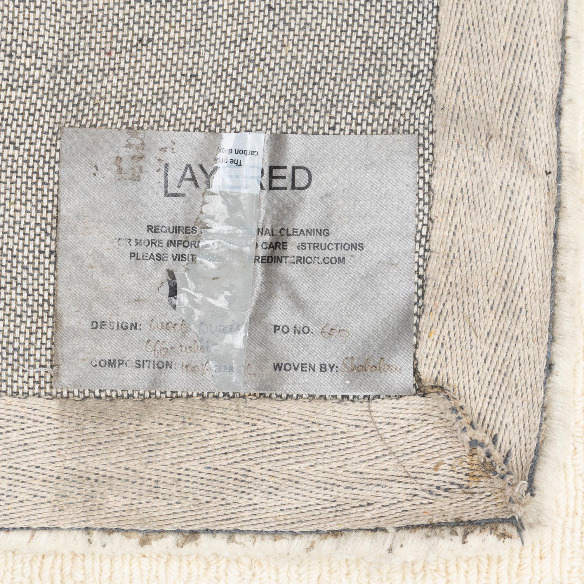 Matta, handtuftad, 'Entrance - bone white', Layered, ca 400 x 300 cm.